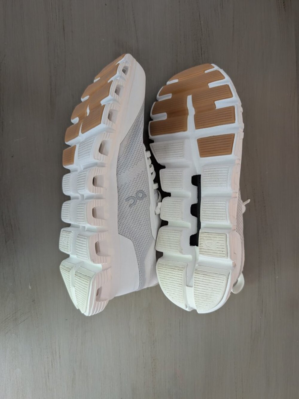 ON Cloud Versa Women’s Fitness/Sport Shoes, Size 5.5, White - Picture 6 of 6